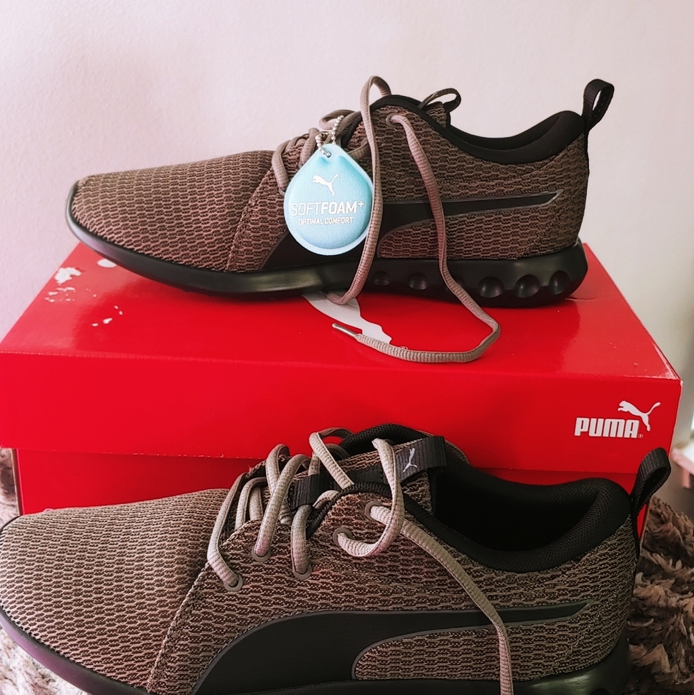 Puma size 9 men Charcoal gray/black